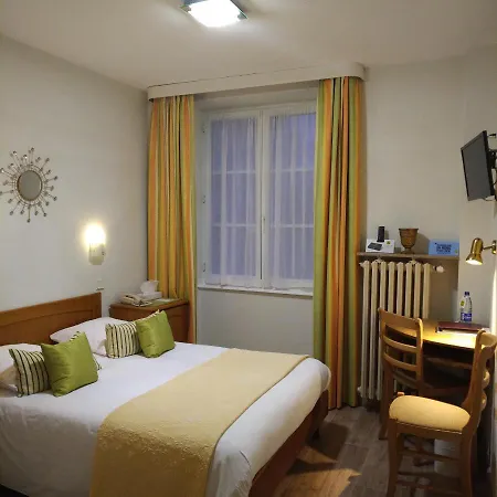 מלון Logis Notre-dame - Restaurant Ouvert Midi Et Soir Sauf Dimanche Soir 3*