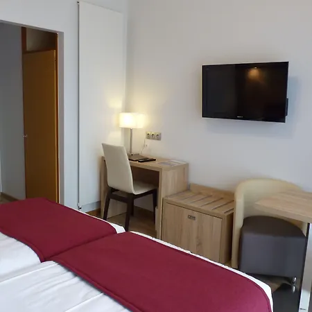 Logis Notre-dame - Restaurant Ouvert Midi Et Soir Sauf Dimanche Soir Hotel Danne-et-Quatre-Vents