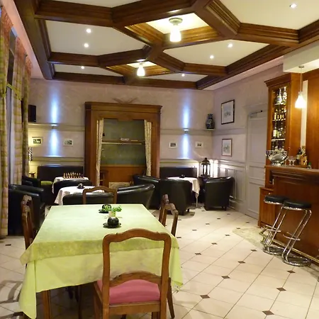 Logis Notre-dame - Restaurant Ouvert Midi Et Soir Sauf Dimanche Soir 酒店 3*