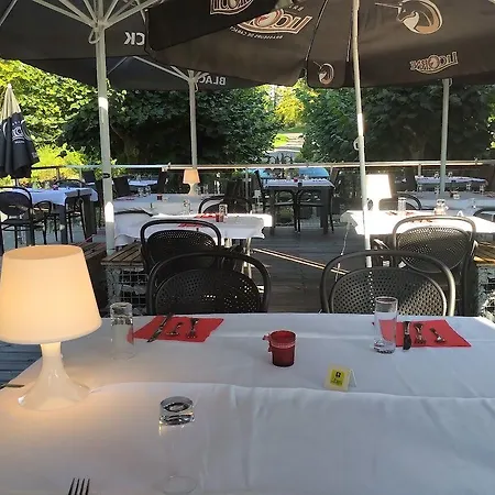 מלון Logis Notre-dame - Restaurant Ouvert Midi Et Soir Sauf Dimanche Soir 3*