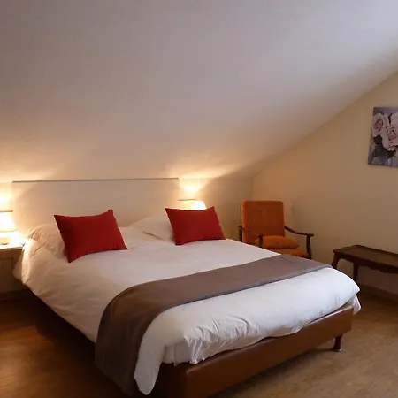 Logis Notre-dame - Restaurant Ouvert Midi Et Soir Sauf Dimanche Soir 当和屈阿特雷-旺特