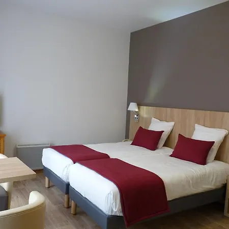 מלון Logis Notre-dame - Restaurant Ouvert Midi Et Soir Sauf Dimanche Soir