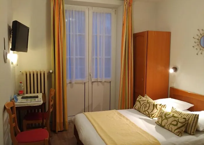 Logis Notre-dame - Restaurant Ouvert Midi Et Soir Sauf Dimanche Soir 酒店 当和屈阿特雷-旺特