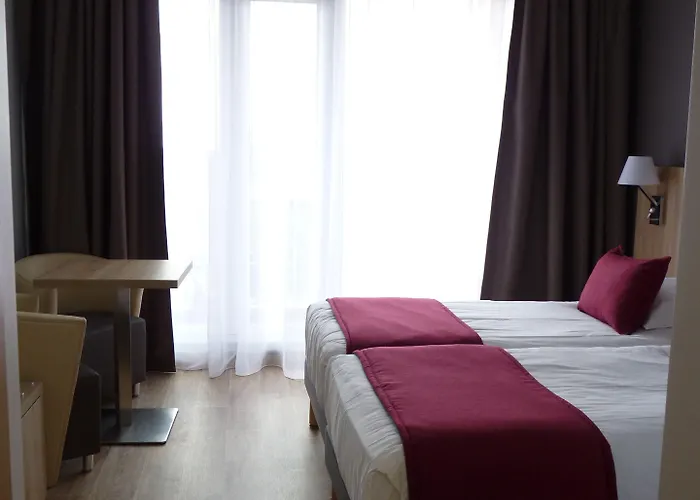 Logis Notre-dame - Restaurant Ouvert Midi Et Soir Sauf Dimanche Soir 3* Danne-et-Quatre-Vents