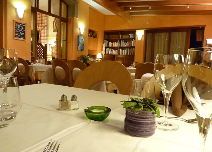 Logis Notre-dame - Restaurant Ouvert Midi Et Soir Sauf Dimanche Soir Hotel