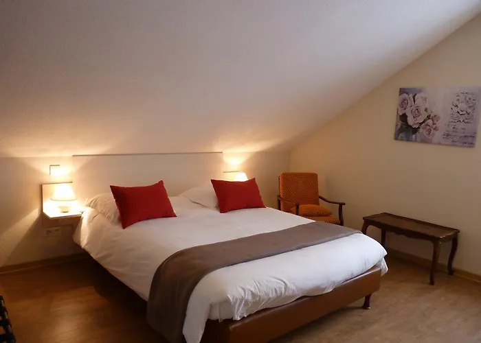 Logis Notre-dame - Restaurant Ouvert Midi Et Soir Sauf Dimanche Soir 当和屈阿特雷-旺特