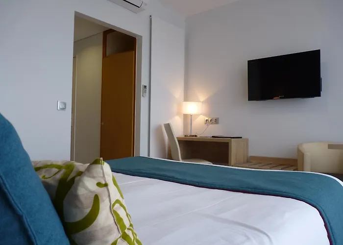 Hotel Logis Notre-dame - Restaurant Ouvert Midi Et Soir Sauf Dimanche Soir Danne-et-Quatre-Vents