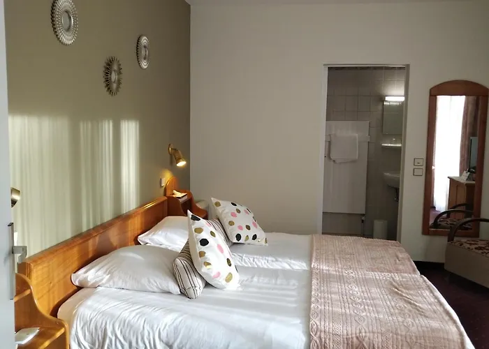 Hotel Logis Notre-dame - Restaurant Ouvert Midi Et Soir Sauf Dimanche Soir Danne-et-Quatre-Vents